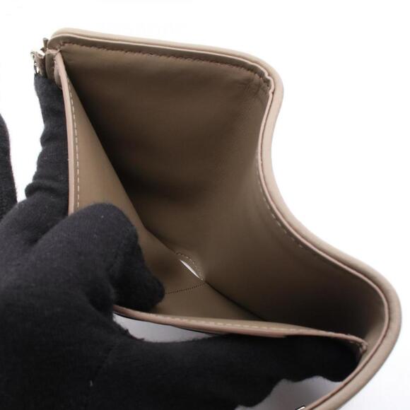 LOUIS VUITTON Beige Leather Wallet - Picture 5 of 6